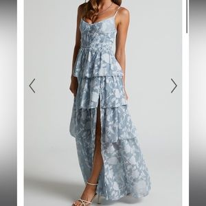 JANEZKIE MIDI DRESS - FEMME TIERED FORMAL DRESS IN LIGHT BLUE SIZE 4